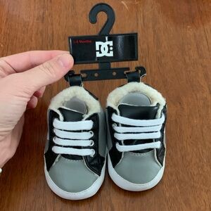 🫐3/$30 DC Black and Gray Kids Sneakers size 0-6m